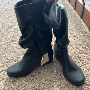 St. John’s Bay Jarrett slouchy boots size 6M